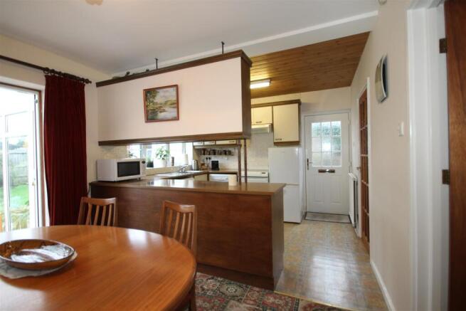 4 bed Detached for sale Image 5