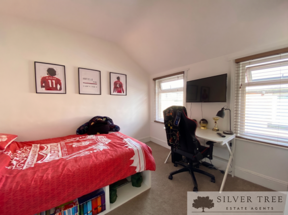 3 bed Terraced for sale Image 9