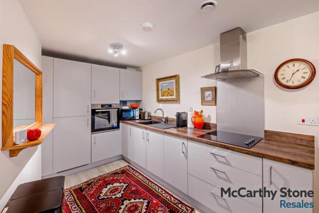 1 bed Apartment for sale Image 5