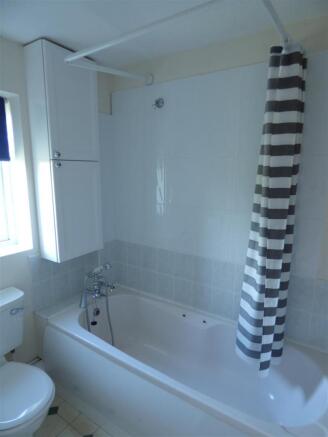 Bathroom.JPG
