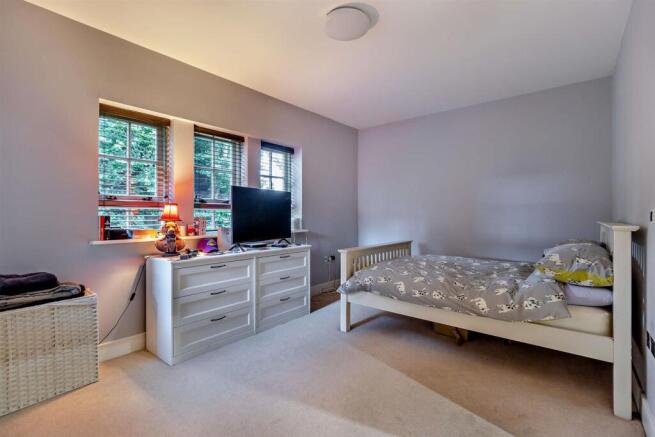 2 bed Apartment for sale Image 4