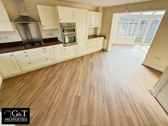 Donnington Court, Dudley photo 4