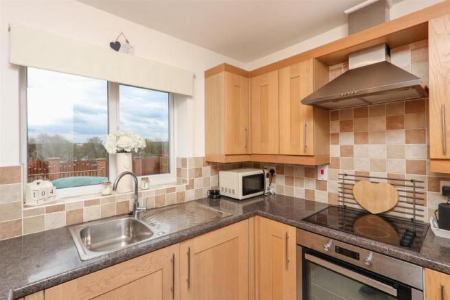Kitchen2.jpg