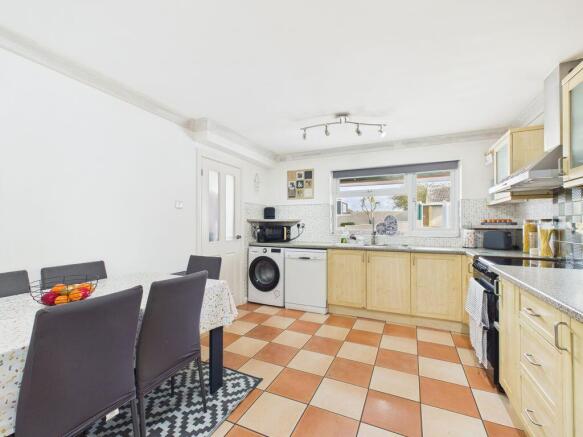 kitchen/dining room
