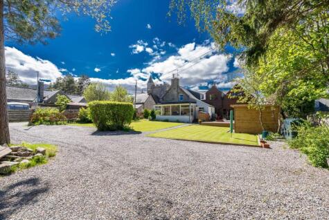 Craiglea Hillside Road, Braemar, AB35 5YU