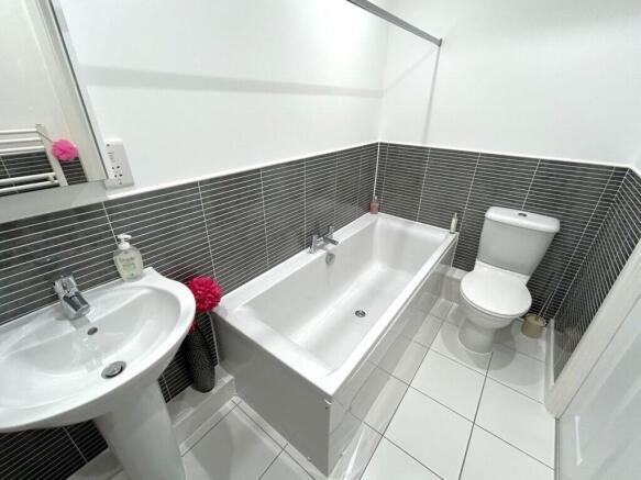 2 bed Apartment for sale Image 9
