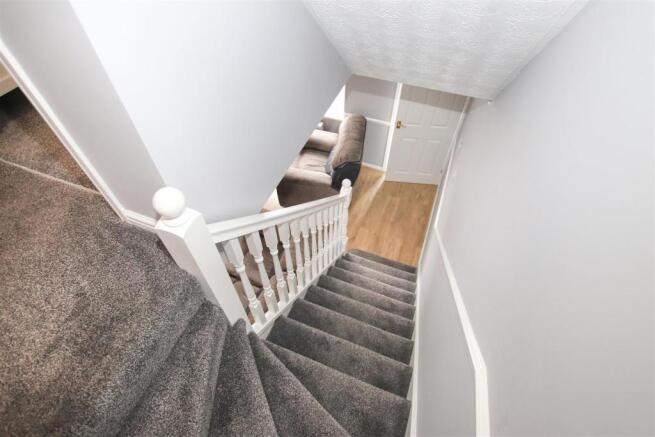 FIRST FLOOR LANDING