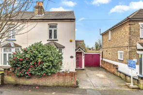 62, Shaftesbury Road, Romford RM1 2QJ