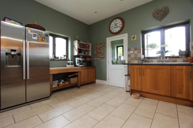 Kitchen #2.JPG