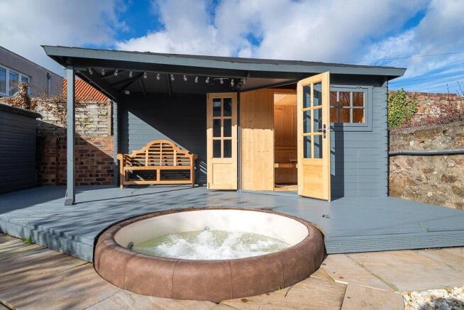 Hot Tub & Sauna