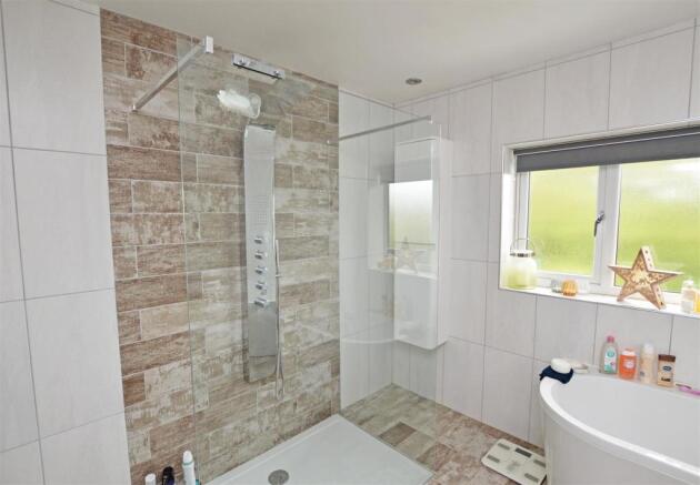 Bed 1 En Suite View 2.JPG