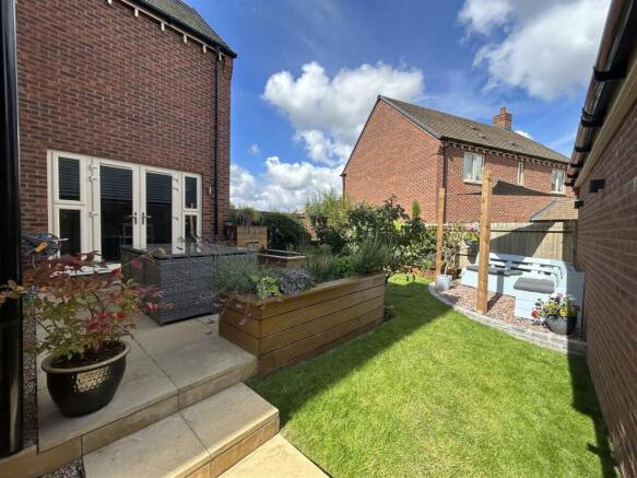 Rear Garden (1).jpg