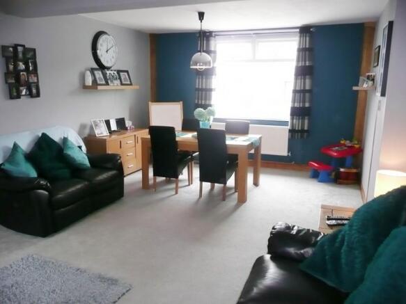 Lounge/Dining Room