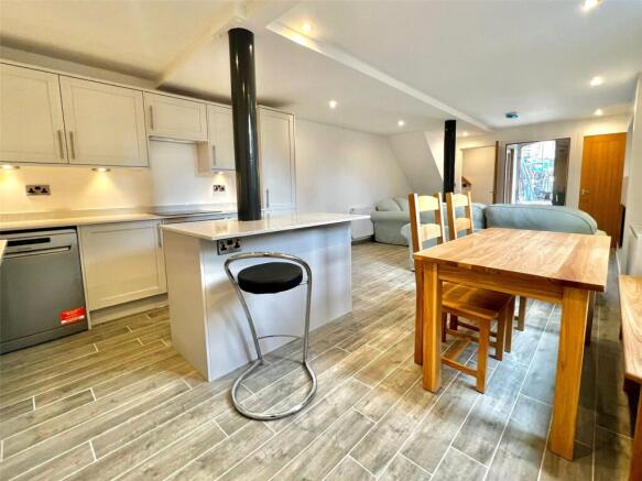 2 bed Flat to rent Image 4