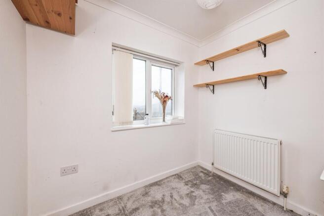 5 bed Semi-Detached for sale Image 12