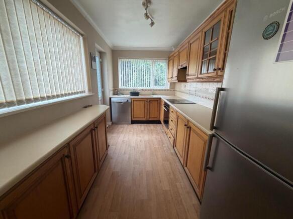 3 bed Semi-Detached for sale Image 6