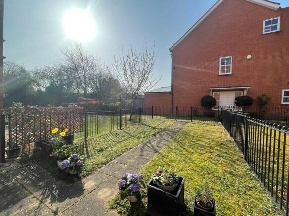 65178_10213100010...