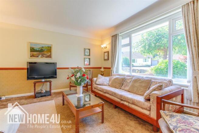 LOUNGE:
