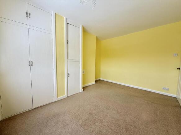 3 bed Terraced for sale Image 9