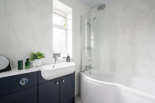 4 bed Semi-Detached for sale Image 8