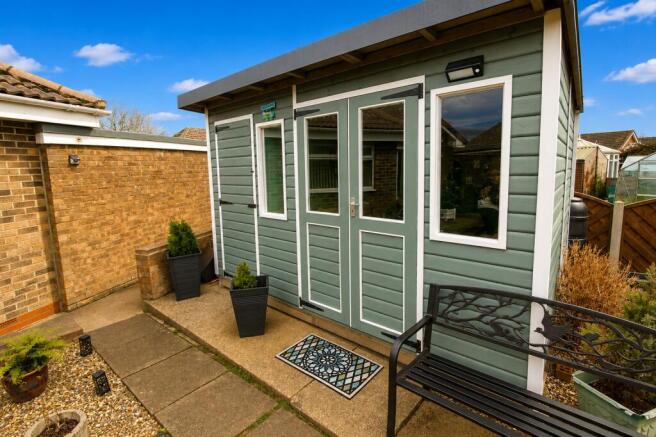 3 bed Detached Bungalow for sale Image 4