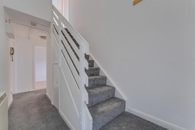 Hillcrest Avenue, North Carbrain G67 photo 5