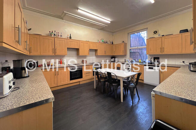1 bed House Share to rent Image 10