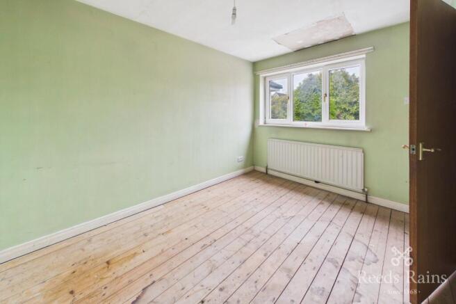 5 bed Detached for sale Image 8