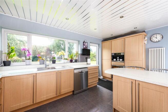 Kitchen/Breakfast Rm