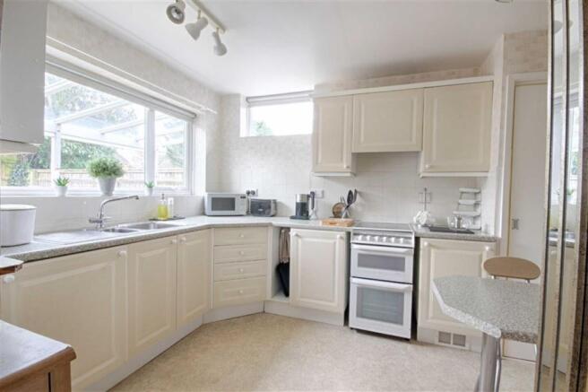 KITCHEN/BREAKFAST ROOM