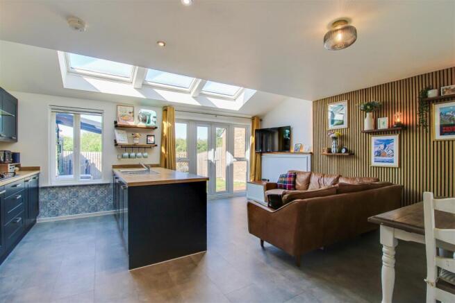 3 bed Detached for sale Image 4