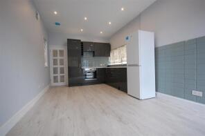 First Floor Flat B, 94, Park Lane, Tottenham, London N17 0JP