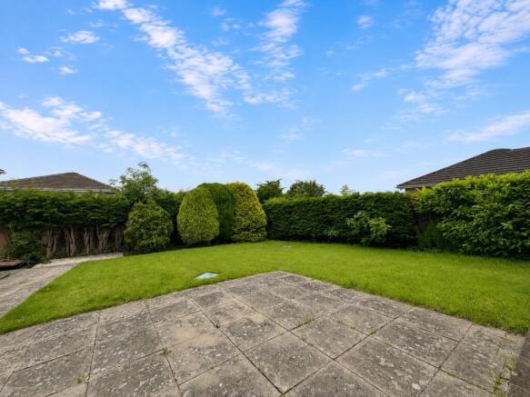 5 bed Bungalow to rent Image 4