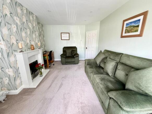 2 bed Semi-Detached Bungalow for sale Image 5