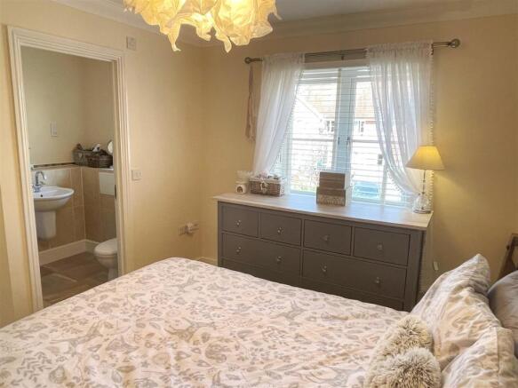 Bed 1a.JPG