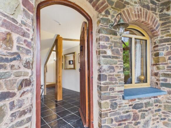 EWEMOVE TIVERTON - FRONT DOOR