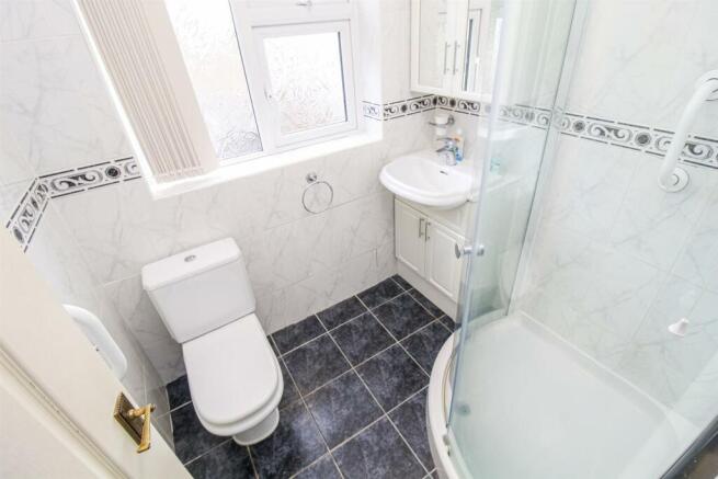 SHOWER ROOM/W.C.