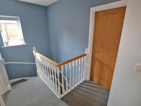 4 bed Detached for sale Image 8