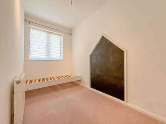 2 bed House to rent Image 10