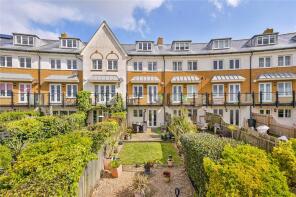 16, Lower Corniche, Hythe CT21 5TP