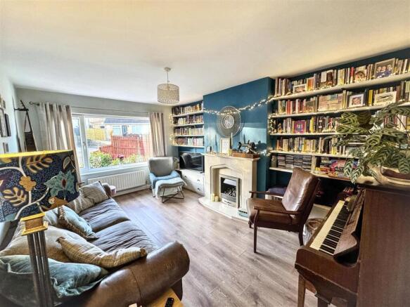 Daleview Close, Long Lee, Keighley, BD21 4UH photo 4