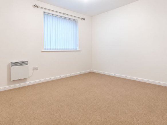 2 bed Apartment to rent Image 4