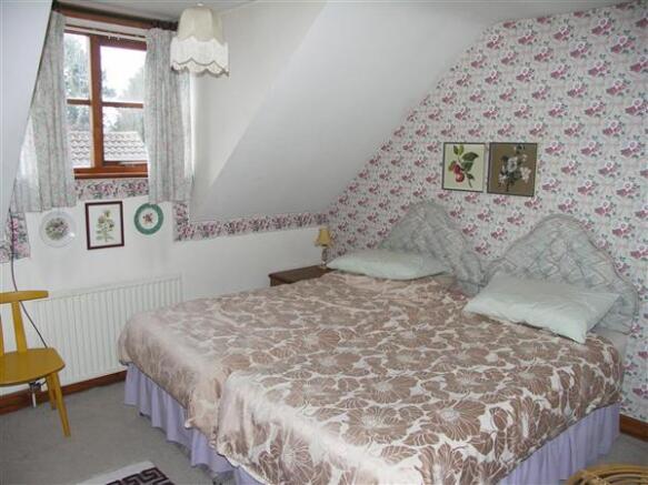 BEDROOM 2