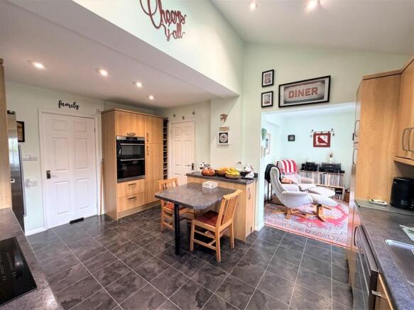 KITCHEN1