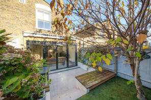 156, Lynton Road, London SE1 5RB