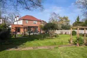 9, Manor Gardens, Hampton TW12 2TX