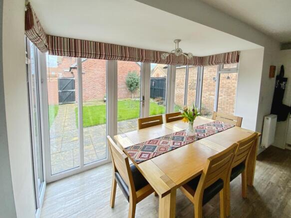 5 bed Detached for sale Image 6