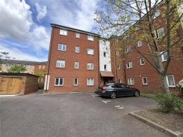 24, Swaffham Court, Glandford Way, Chadwell Heath, Romford RM6 4UB