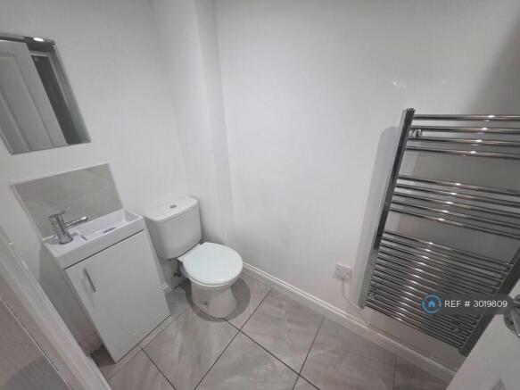 2 bed Flat to rent Image 7