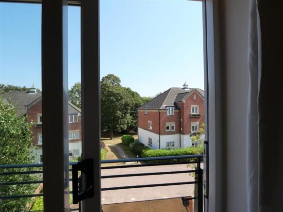 2 bed Apartment for sale Image 11
